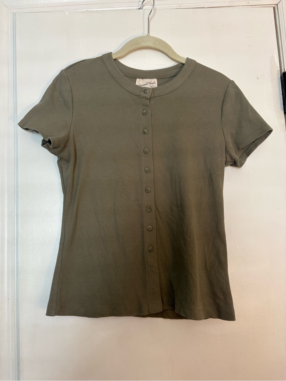 Universal Thread Olive Green Short Sleeve Button-Front Tee